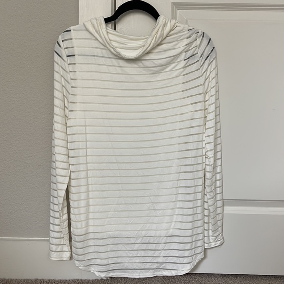 Top - Picture 2 of 2